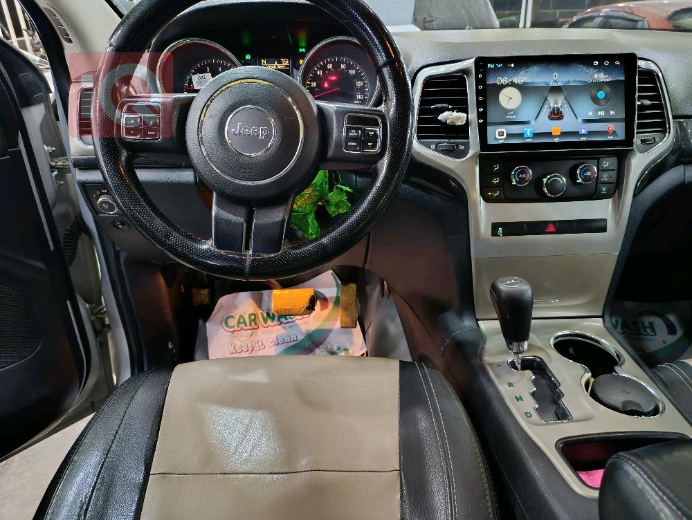 جیپ گراند شیرۆکی